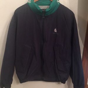 - 🦊 Men’s Nautica spell out windbreaker. Hood